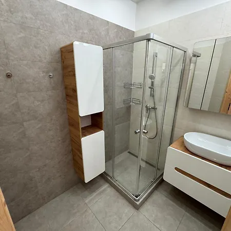 Lovely In Centre Of Апартаменти *